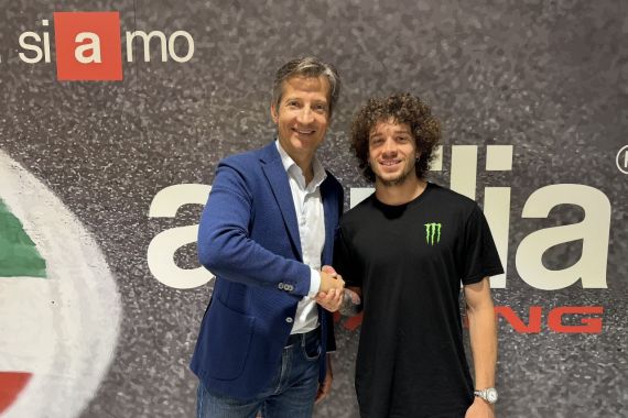 Marco Bezzecchi Berlabuh ke Aprilia Mulai MotoGP 2025 - JPNN.COM