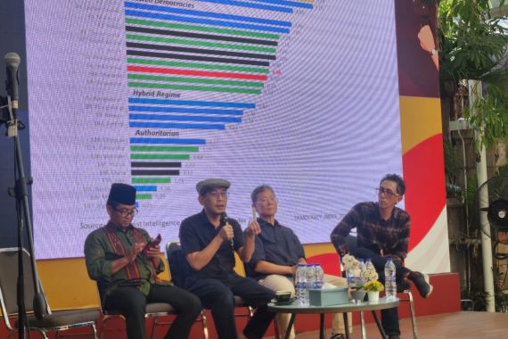 Ray Rangkuti Bandingkan Sikap KPK soal Harun Masiku dengan Laporan 2 Anak Jokowi - JPNN.COM