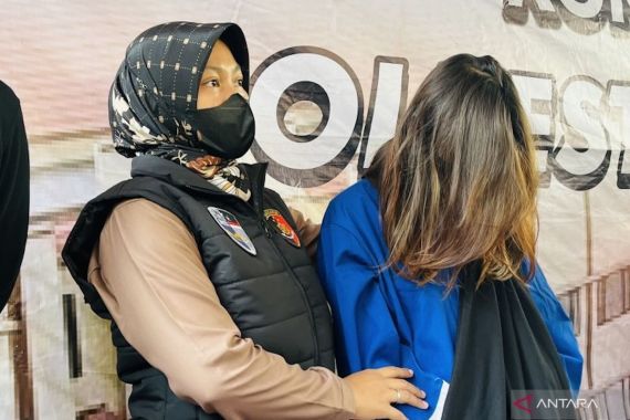 Selebgram di Bogor Ditangkap Polisi Gegara Mempromosikan Judi Online - JPNN.COM