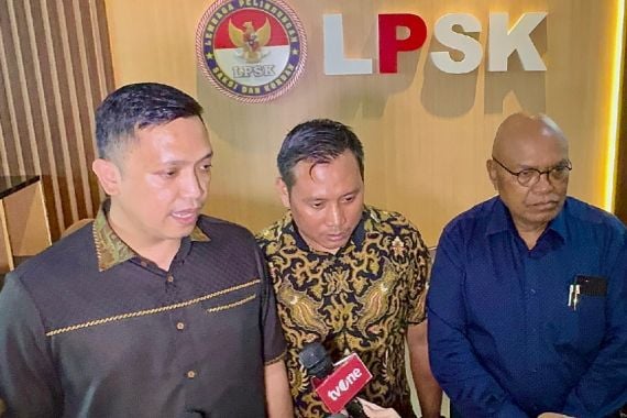 Ronny PDIP Minta LPSK Lindungi Staf Hasto dari Intimidasi KPK - JPNN.COM