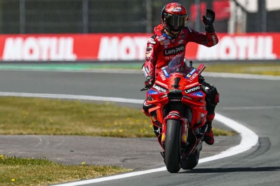 Hasil Sprint MotoGP Belanda: Pecco Bagnaia Terlalu Perkasa, Marquez Tumbang - JPNN.COM