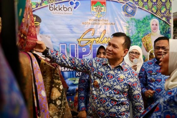 Pj Gubernur Sumsel Elen Setiadi Hadiri Puncak Peringatan Harganas ke-31 di Semarang - JPNN.COM