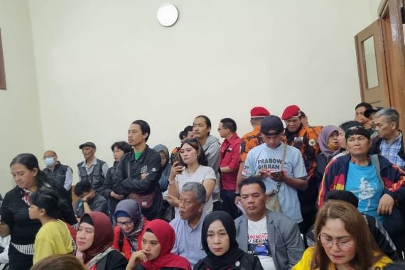 Warga Antusias Lihat Sidang Praperadilan Pegi Setiawan, Pengunjung PN Bandung Membeludak - JPNN.COM