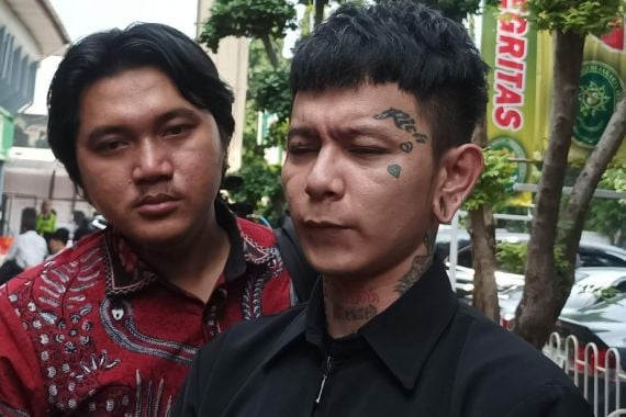 Digugat Cerai, Sexy Goath Kecewa Juliette Angela Tak Hadiri Sidang Perdana - JPNN.COM