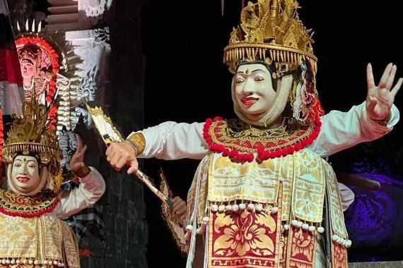 Perpaduan Wisata Alam dan Budaya Nusa Penida Melalui Barong Dance - JPNN.COM