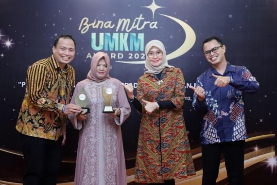 Luar Biasa! Jasa Raharja Raih Predikat Gold di Ajang Bina Mitra UMKM Award 2024 - JPNN.COM