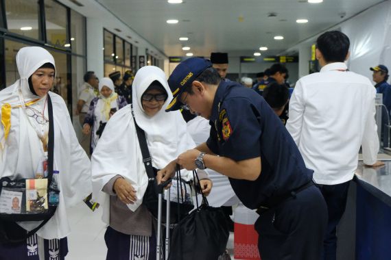 Bea Cukai Berkomitmen Optimalkan Pelayanan untuk Barang Bawaan Jemaah Haji 2024 - JPNN.COM