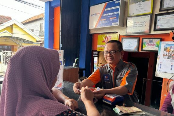 Trik Unik AgenBRILink di Gresik Jawa Timur Jaga Pelanggan Tetap Setia, Bisa Dicontoh - JPNN.COM