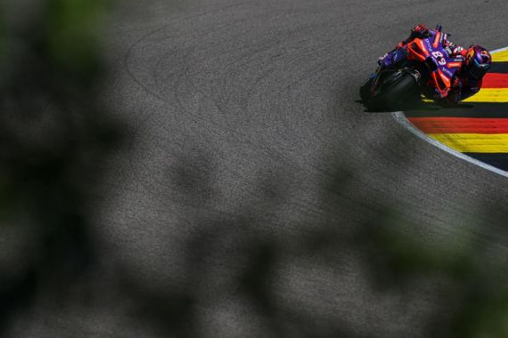 Hasil Sprint MotoGP Jerman: Martin Finis Pertama, Oliveira Luar Biasa - JPNN.COM