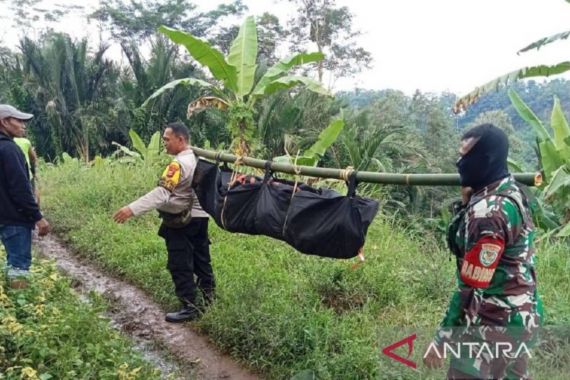 Penemuan Mayat Tanpa Busana di Sukabumi Bikin Geger - JPNN.COM