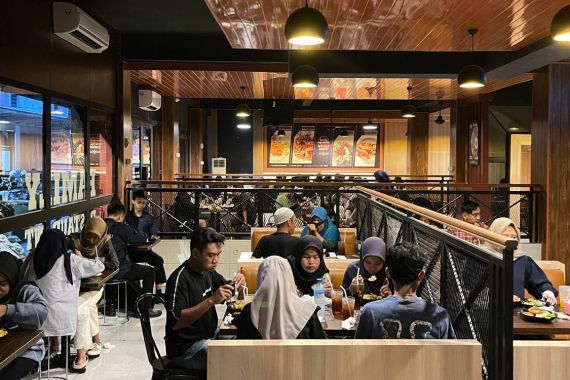 Punya 128 Menu Andalan, Resto Ayam Square Sajikan Kuliner Berbeda - JPNN.COM