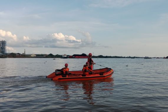 Kernet Speed Boat Semoga Jaya Hilang di Sungai Musi, Basarnas Palembang Terjunkan Personel - JPNN.COM