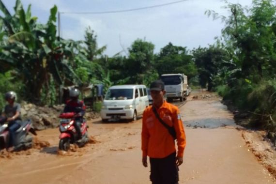 Banjir di Desa Puloampel Serang Merendam Rumah, Puskesmas, hingga Akses Jalan - JPNN.COM