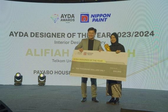 Mahasiswi Indonesia jadi Pemenang Designer of The Year di Ajang AYDA International - JPNN.COM