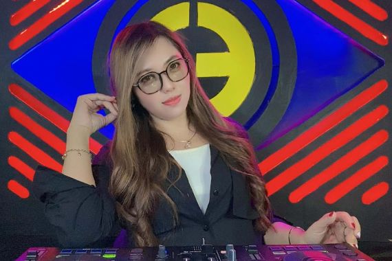 Tak Pantang Menyerah dengan Keadaan, DJ Cece Kini Makin Kreatif - JPNN.COM