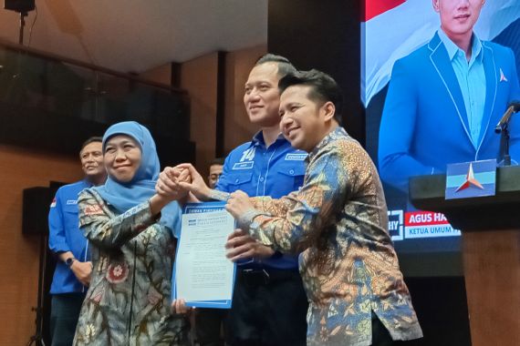 Khofifah-Emil Kembali Dapat Dukungan Demokrat Untuk Maju di Pilgub Jatim 2024 - JPNN.COM