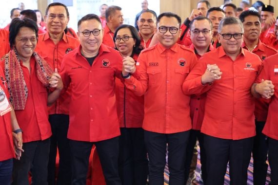 Di NTT, Hasto Sampaikan Alasan Megawati Calonkan Ansy Lema sebagai Bacagub - JPNN.COM