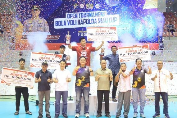 Polres Siak Juarai Bola Voli Putra Kapolda Riau Cup 2024, Bengkalis Juara Putri - JPNN.COM