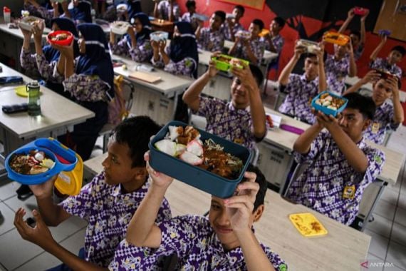 Kementan Pastikan Program Makan Siang Gratis Prabowo-Gibran Bisa Pakai Pangan Lokal - JPNN.COM
