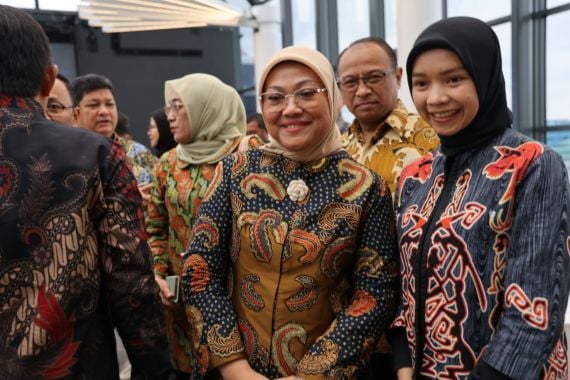 Menaker Ida Fauziyah Dorong Digitalisasi Tata Kelola Penempatan Pekerja Migran Indonesia - JPNN.COM