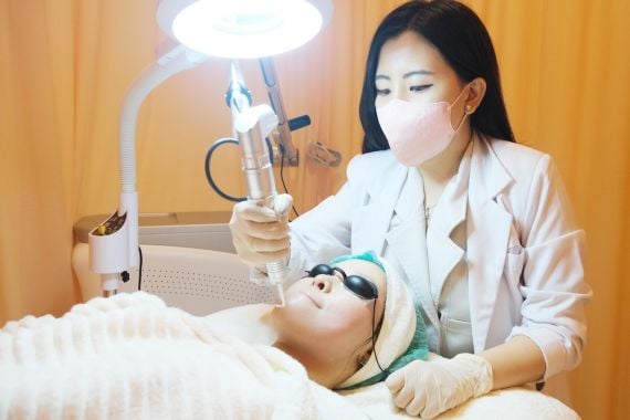 Dokter Kecantikan Ingatkan Pentingnya Merawat Kulit Wajah - JPNN.COM