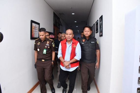 Ada Senpi dan Peluru di Koper Arsan Latif, Petugas Rutan Bandung Lapor Polisi - JPNN.COM
