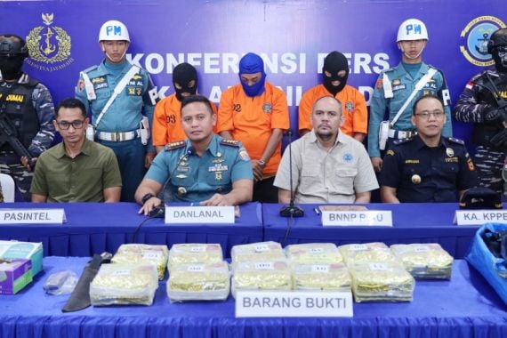 Lanal Dumai Gagalkan Penyelundupan 11 Kg Sabu-Sabu, 3 Tersangka Ditangkap! - JPNN.COM