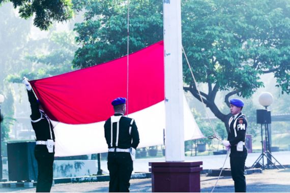 Upacara Bendera 17 Juli 2024, Panglima TNI Ingatkan Soal Ancaman Siber dan Judi Online - JPNN.COM