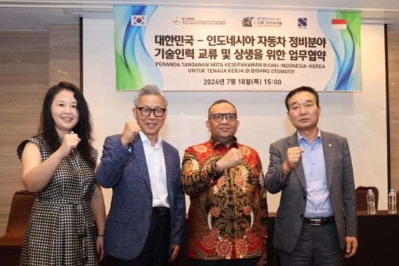 Wamenaker Afriansyah Apresiasi Kerja Sama Perusahaan Indonesia-Korea di Bidang Otomotif - JPNN.COM