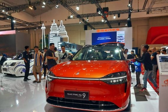 Duo SUV Luxury SERES 9 Concept dan SERES 7 Hybrid Goda Pengunjung GIIAS 2024 - JPNN.COM