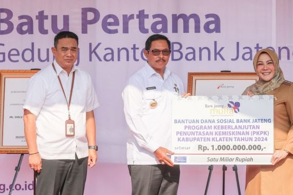 Nana Sudjana Minta Bank Jateng Terus Berkontribusi dalam Peningkatan Pertumbuhan Ekonomi - JPNN.COM