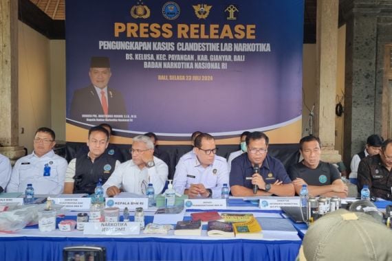 Pertama di Indonesia, Bea Cukai & BNN Ungkap Kasus Clandestine Lab Narkotika Jenis DMT - JPNN.COM