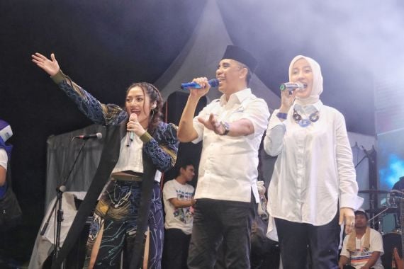 Siti Badriah: Masyarakat Sulteng Harus Dukung Anwar Hafid Karena Peduli Nasib Rakyat - JPNN.COM