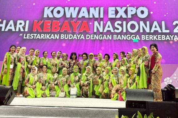Jokowi dan Ibu Negara Hadir di Pembukaan Peringatan Hari Kebaya Nasional 2024 - JPNN.COM