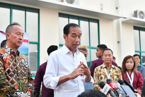 Jokowi Lepas Ekspor Sepatu dari Batang ke Amerika Serikat, Sebegini Jumlahnya - JPNN.COM