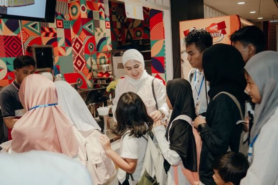 Sahroni Ajak Ratusan Anak Yatim Field Trip ke Trans Studio Cibubur, Seru - JPNN.COM