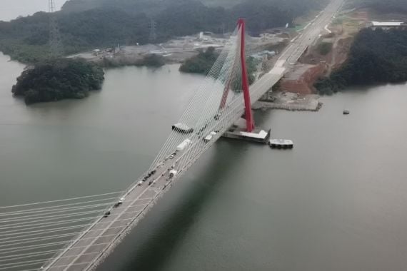 Jokowi Resmikan Pembangunan Jembatan Pulau Balang, Hutama Karya Berkomitmen Dukung Kemajuan IKN - JPNN.COM