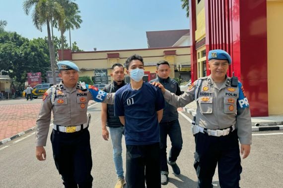 Remaja di Bandung Ambil Pesanan Makanan dari Driver Ojol Sambil Bugil, Alamak - JPNN.COM