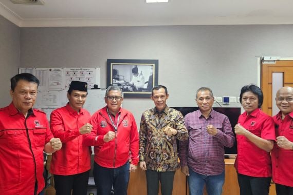 Pasangkan Jaro Ade dan Kang Mus, PDIP Buka Peluang Koalisi dengan Golkar di Bogor - JPNN.COM