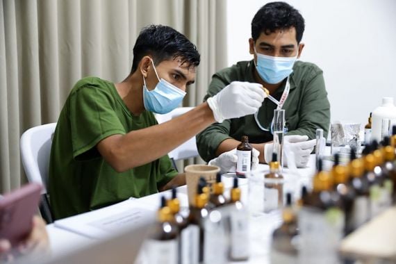 Parfum Asal Aceh Binaan AMANAH Siap Dipamerkan di Muffest 2024 - JPNN.COM