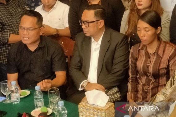 Iptu Rudiana Bersedia Bongkar Makam Eky Demi Ungkap Kejanggalan di Kasus Vina Cirebon - JPNN.COM