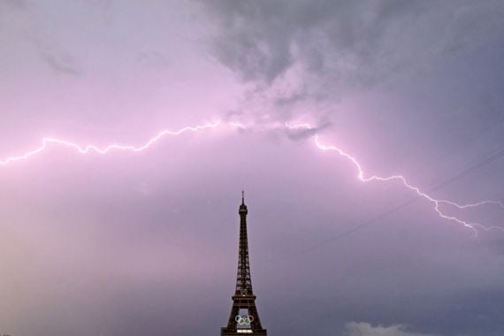 Cuaca Buruk Menunda Pembukaan Tambang Emas Terbesar di Paris 2024 - JPNN.COM