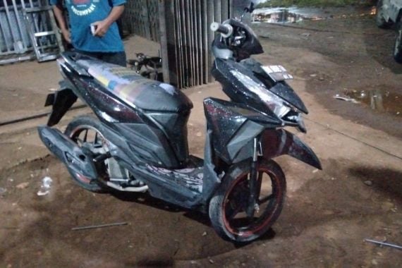 Lari Dari Kejaran Polisi, Kurir Sabu-Sabu di Pekanbaru Berakhir Tragis, Tuh Motornya - JPNN.COM