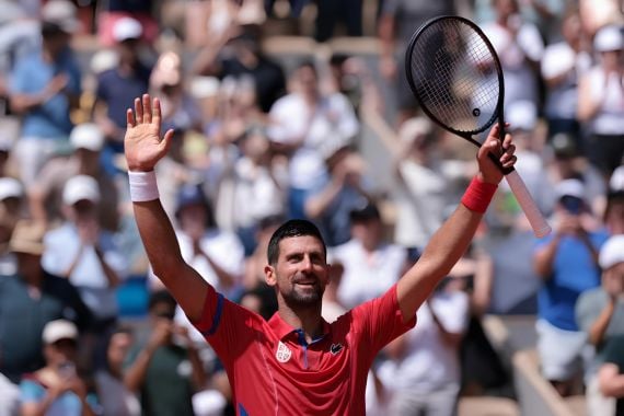 Olimpiade Paris 2024: Di Tengah Terik, Novak Djokovic Rebut Tiket Perempat Final - JPNN.COM