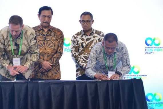 Lakukan Studi Pengembangan Teknologi Penangkapan Karbon, Pupuk Indonesia Gandeng Chevron - JPNN.COM