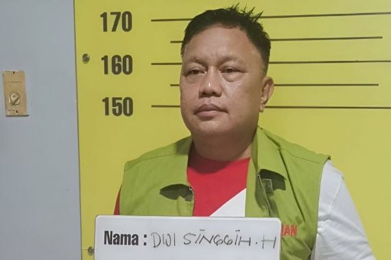 Oknum Anggota TNI Tersangka Kasus Korupsi Penyaluran Kredit Resmi Ditahan Kejagung - JPNN.COM