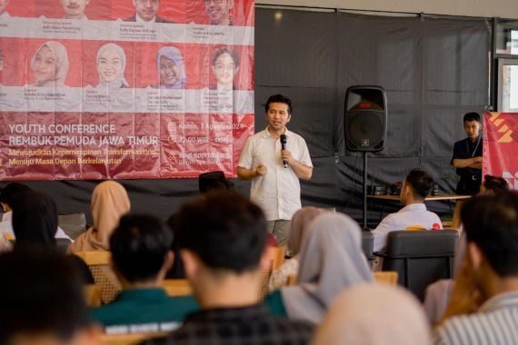 Rembuk Pemuda Jatim: Emil Dardak Tekankan Pentingnya Peran Anak Muda dalam Pembangunan - JPNN.COM