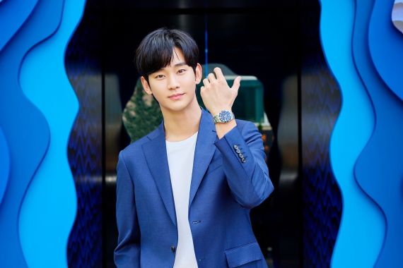 Dihadiri Kim Soo Hyun, MIDO Rayakan 80 Tahun Koleksi Special Ocean Star - JPNN.COM