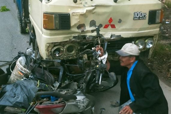 Tabrakan dengan Truk di Jalan Imam Munandar Pekanbaru, Kakek Edon Meninggal Dunia - JPNN.COM