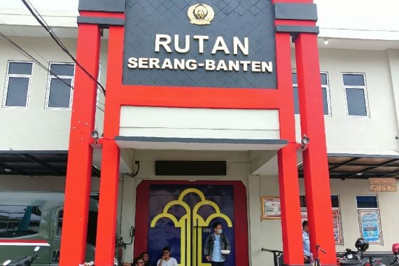 Dijebloskan ke Rutan, Kadisparpora Kota Serang Satu Sel dengan Tahanan Kasus Pencabulan - JPNN.COM